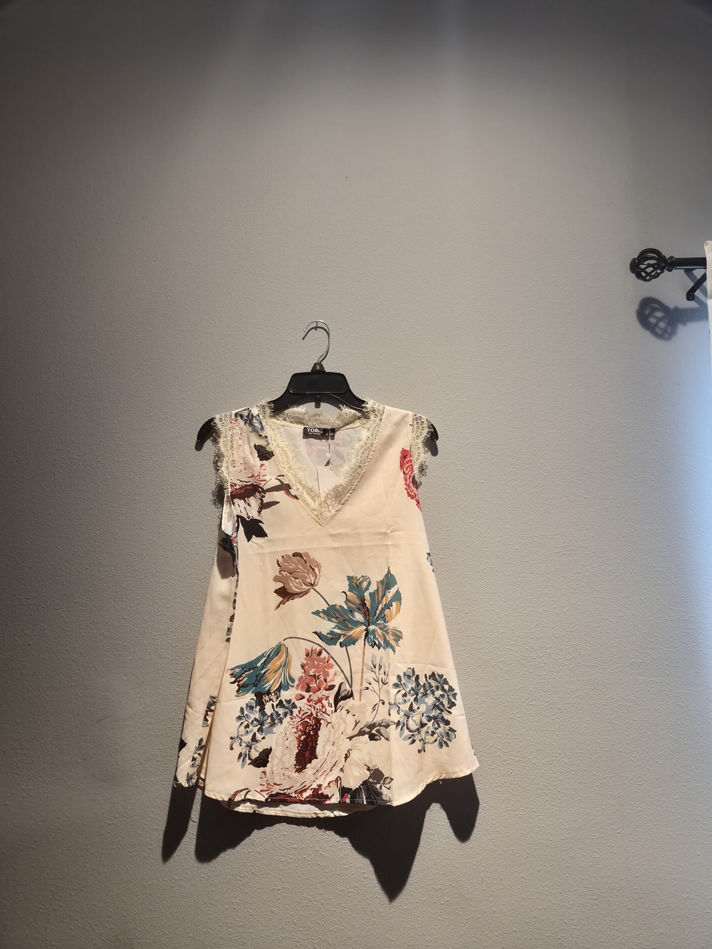 YOINS Cream Floral Lace-Trim V-Neck Camisole with Multicolor Blooms